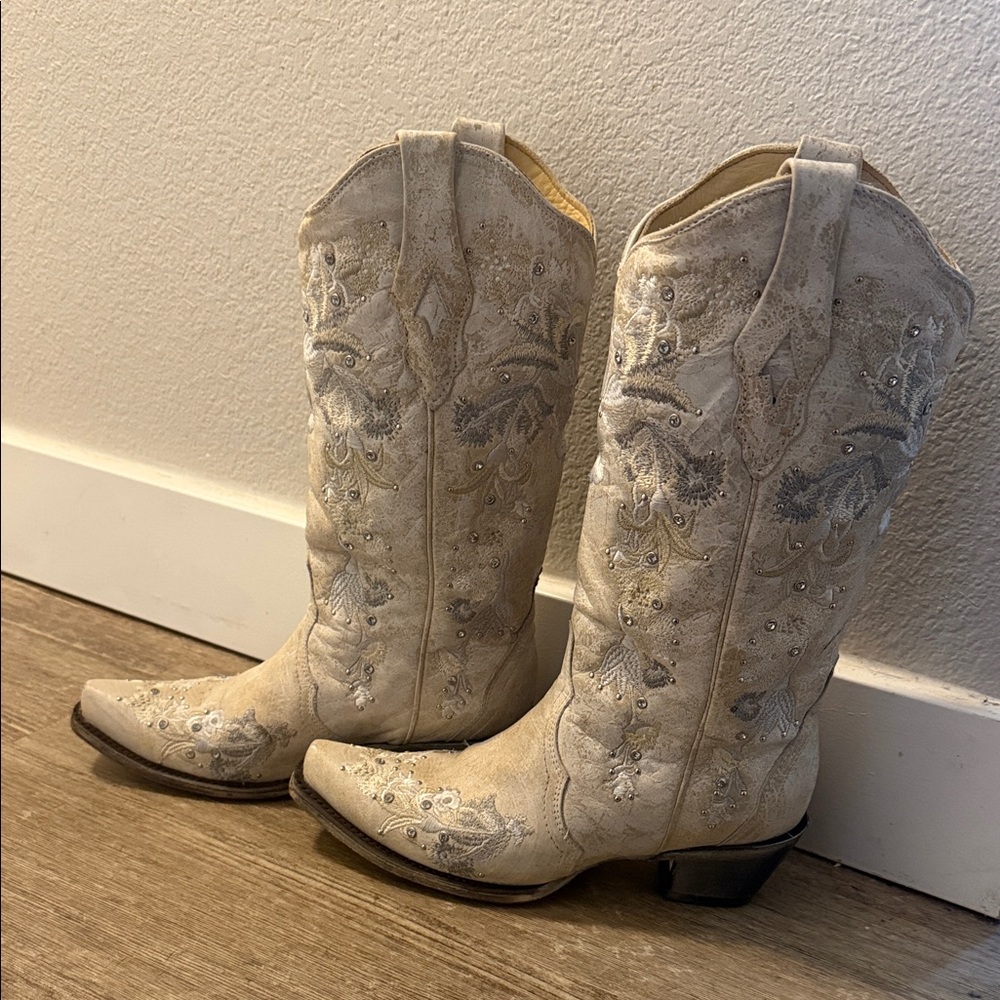 Corral Cream Floral Embroidered Boots - image 1